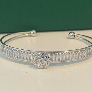 Silver Bangle Flower Sparkling stones